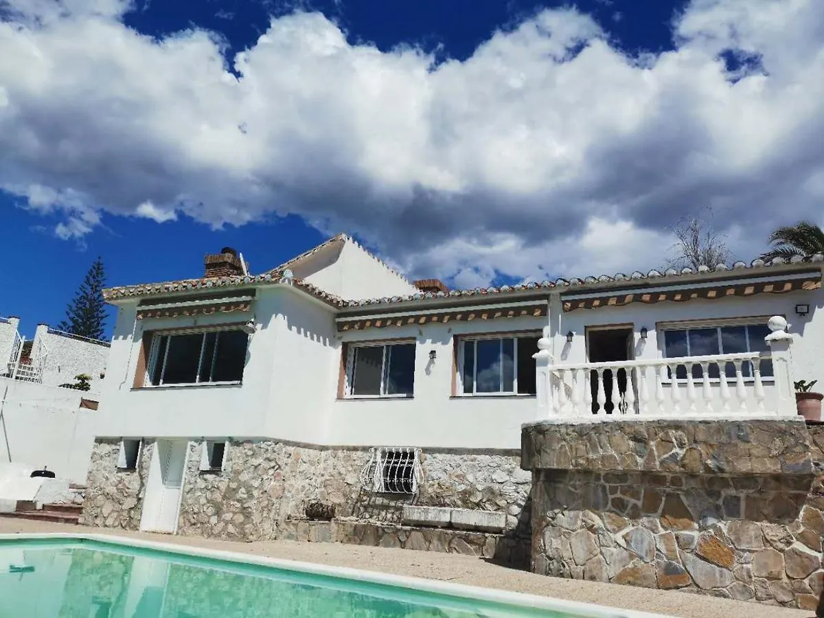 Guest house Marbella别墅独立房带泳池 Spain