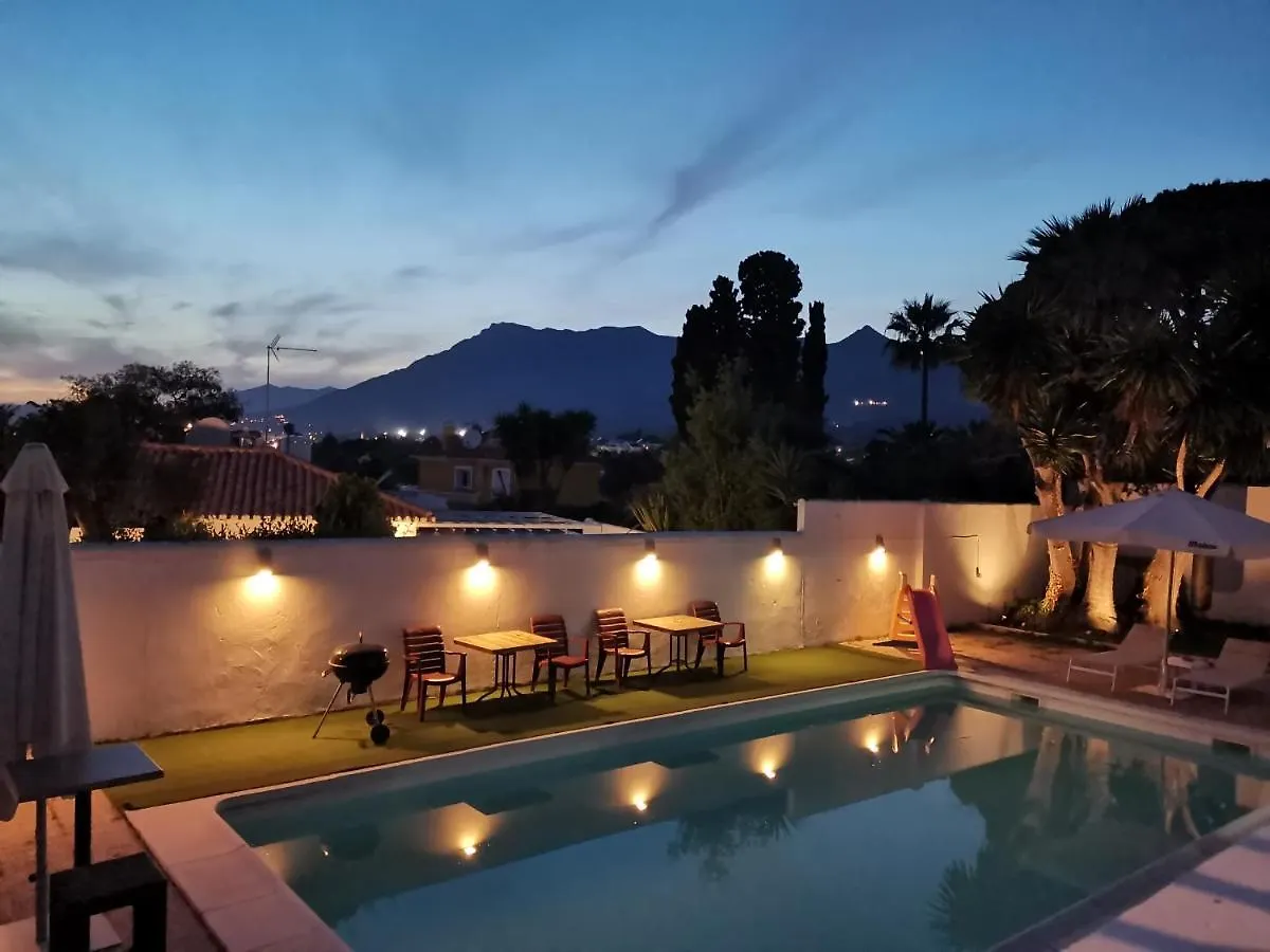 Marbella别墅独立房带泳池 Guest house Marbella